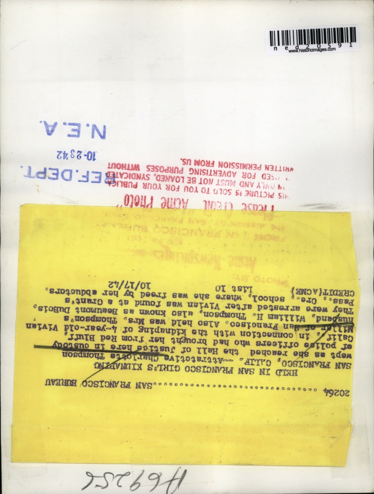 1942 Press Photo Charlotte Thompson Cries As She Reaches Hall Of Justice