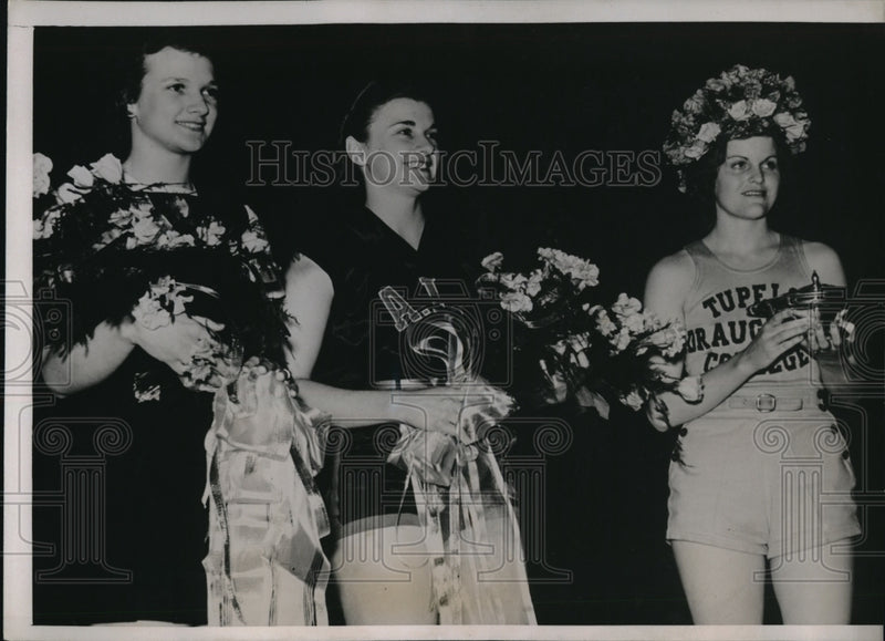 Load image into Gallery viewer, 1938 Press Photo Wichita Kansas Ludene Duke Tupelo Mississippi Basketball
