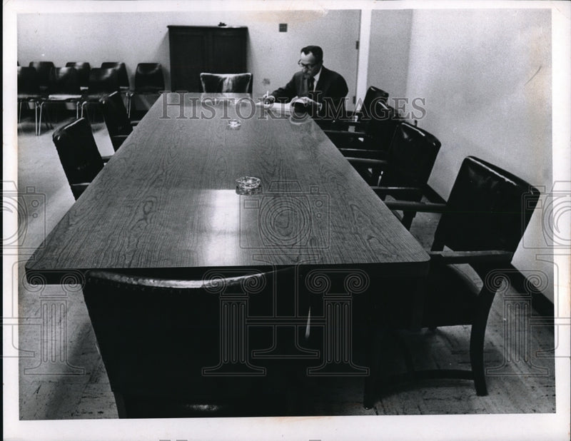 Load image into Gallery viewer, 1964 Press Photo Saul Stillman Bd of Elections
