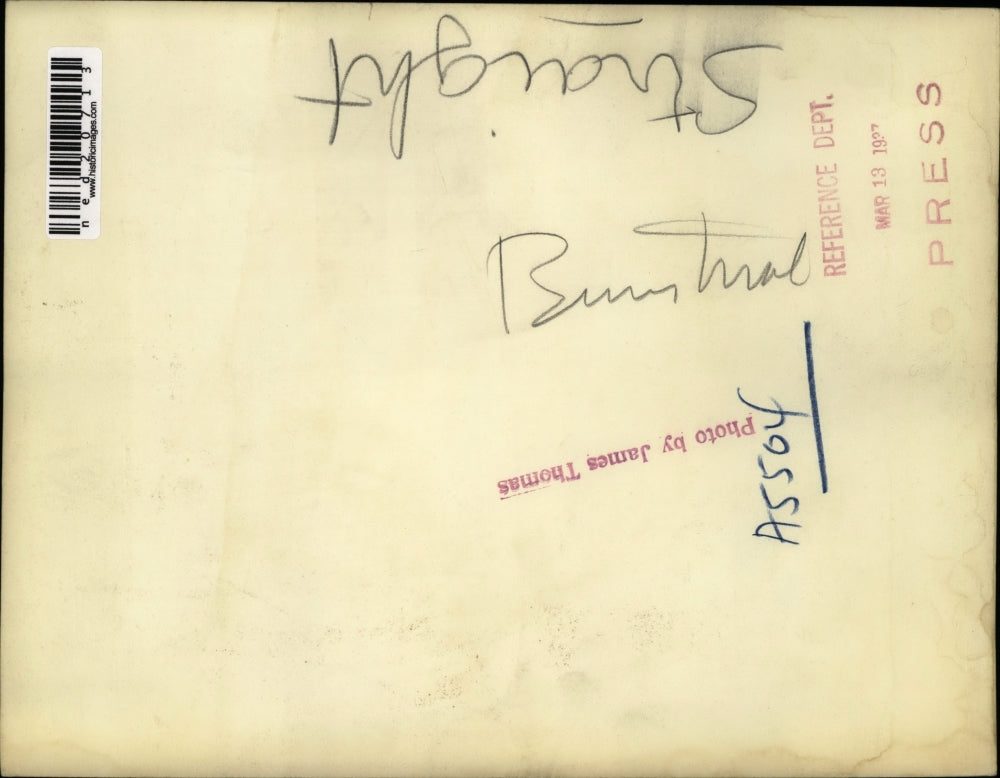 1937 Press Photo Lawyers and spectators awaiting the trial of Mr. Burnes