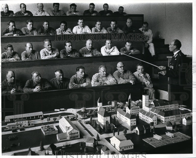 Load image into Gallery viewer, 1960 Press Photo Volunteer Firemen Attending Fire Fighting School
