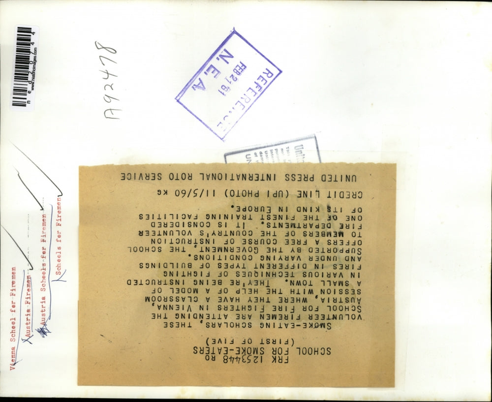 1960 Press Photo Volunteer Firemen Attending Fire Fighting School