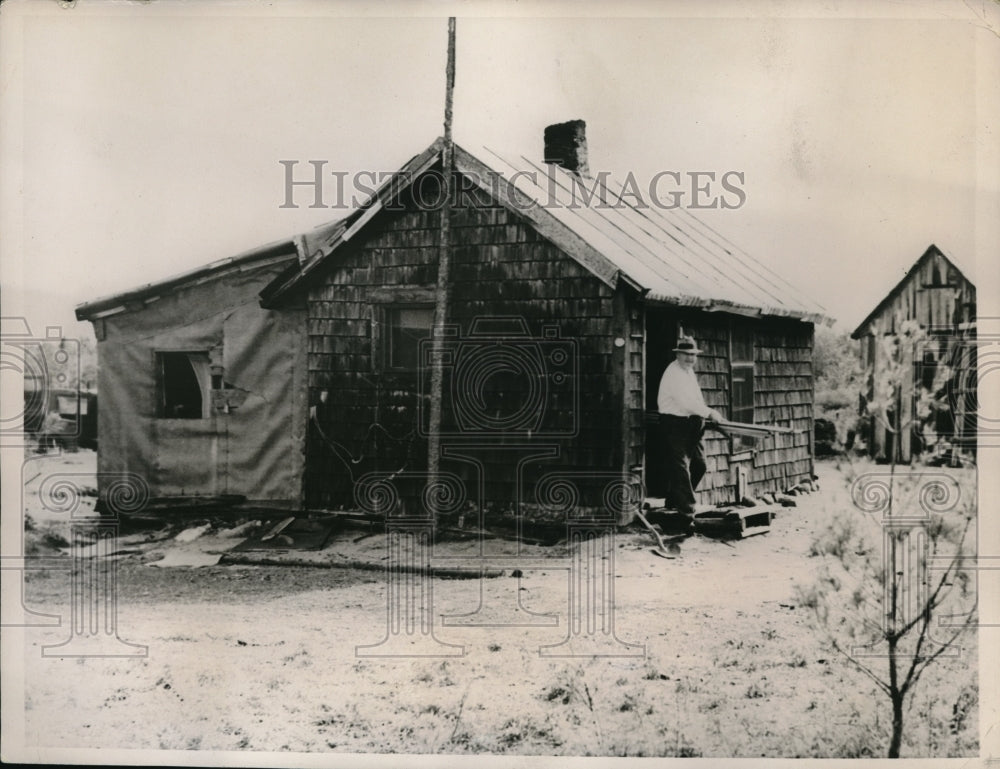 1936 Press Photo The cottage of William Cook who was killed after he shocked his