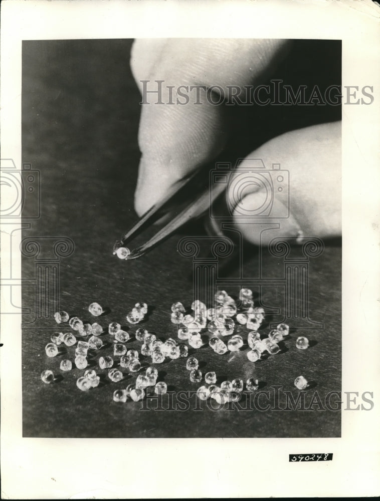 1942 Press Photo Glass Is Now Being Used As Pivot Bearings In Small Meters