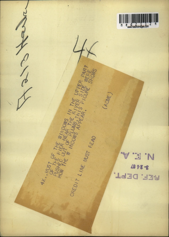 1937 Press Photo The windows in the upper part of the pier are pushed out.