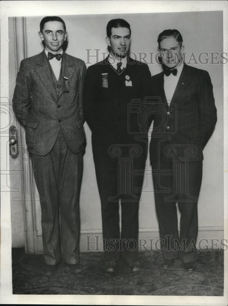 Load image into Gallery viewer, 1932 Press Photo 4H Club International Livestock Show Chicago Judging Victors
