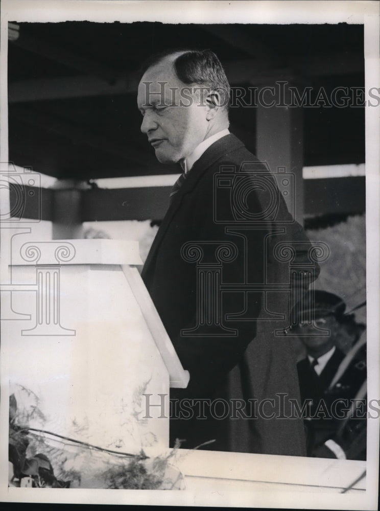 Load image into Gallery viewer, 1938 Press Photo Henry Lee Shattuck Harvard University Professor Statue Speech
