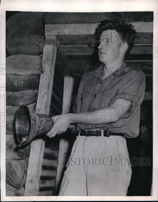 1953 Press Photo Private Raymond Shannon Bell Canadian 25th Infantry Korean War