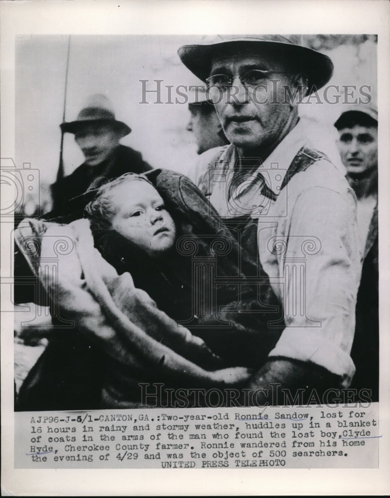 Load image into Gallery viewer, 1953 Press Photo Canton Georgia Ronnie Sandow Storm Lost Clyde Hyde Cherokee
