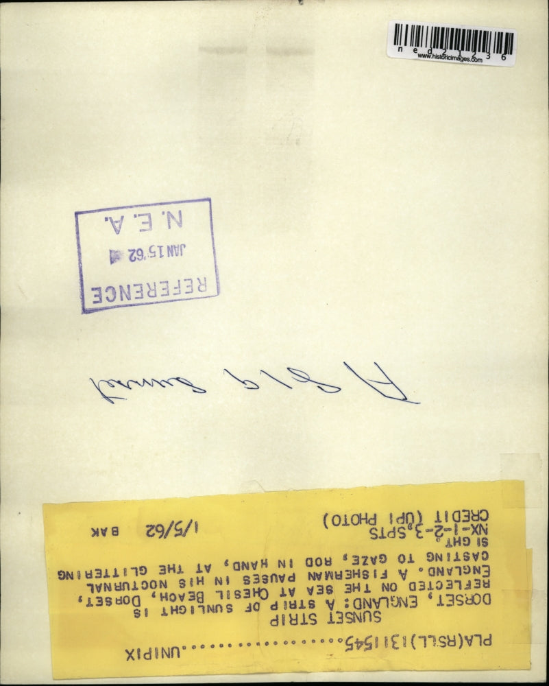 1962 Press Photo Fisherman Pauses To Gaze At Glittering Sight