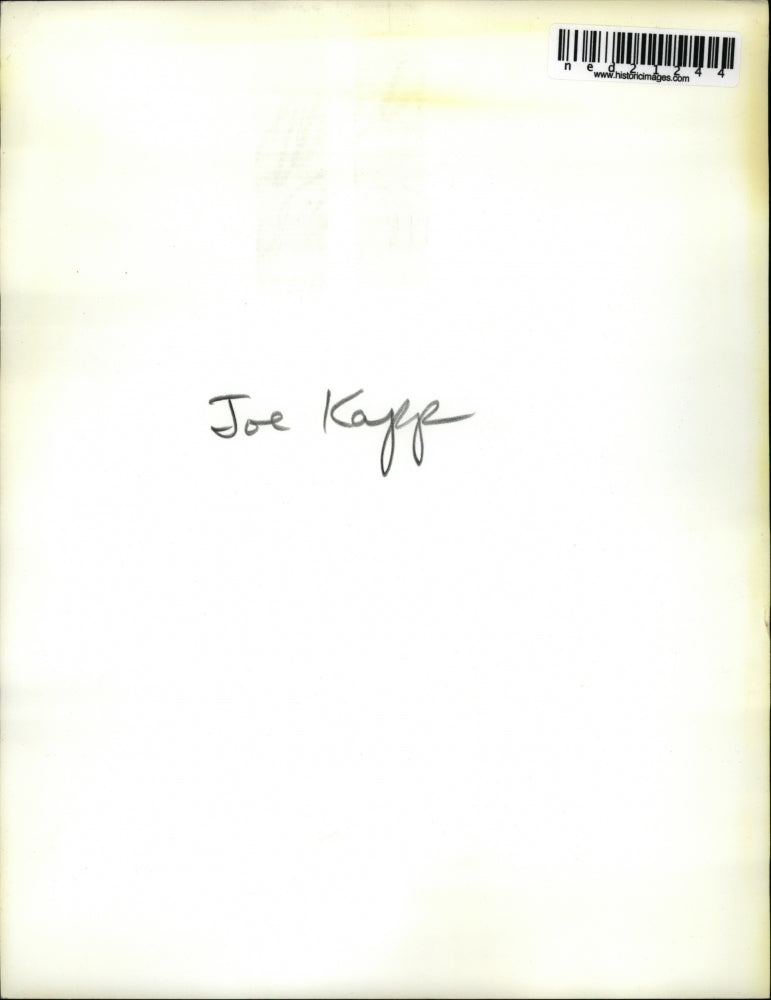 Press Photo Joe Kapp Carrying Bags