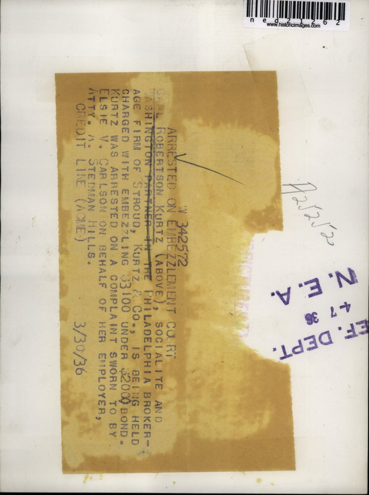 1936 Press Photo Carl Robertson Kurtz Being Charged with Embezzling $3100