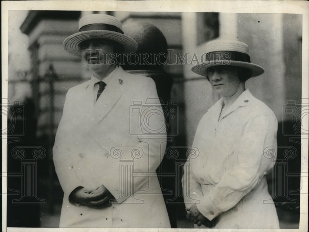 1925 Press Photo Ruth Anderson, Katherine G Clancy Courtmartialed in Washington