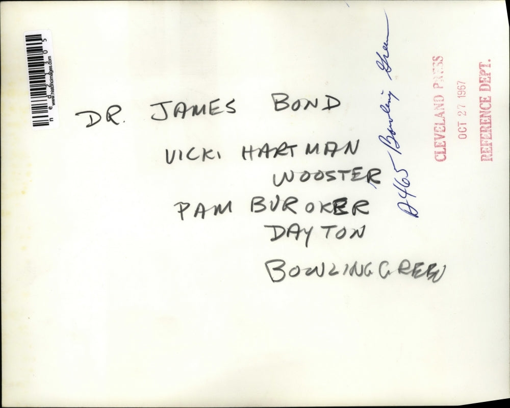 1957 Press Photo Dr. James Bond, Vicki Hartman, Pam Buroker in Bowling Green