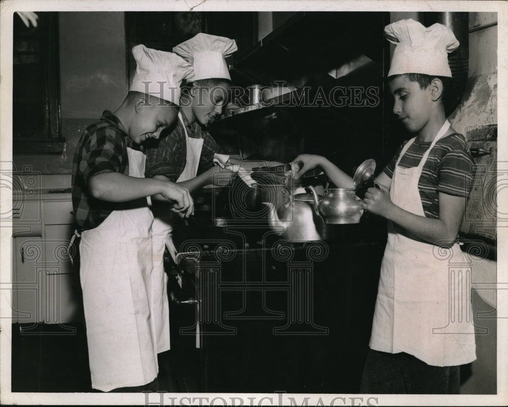 1943 Press Photo Members of The Chef Club at the West Side Community House.