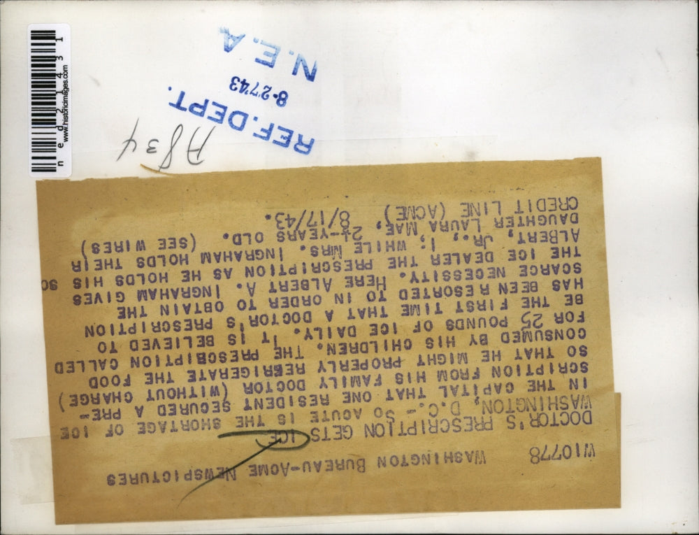 1943 Press Photo Wash DC Dr script to get ice during a shortage Al Ingraham