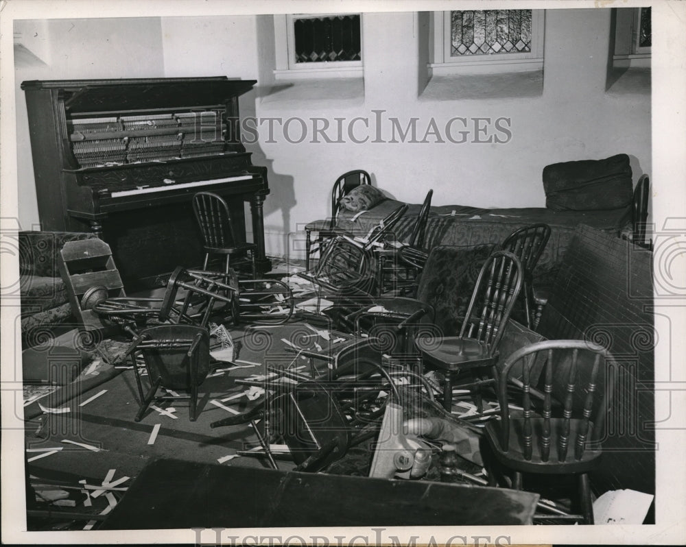 1947 Press Photo Peoria Ill Hale Memorial church vandalized by F Church, T Picto