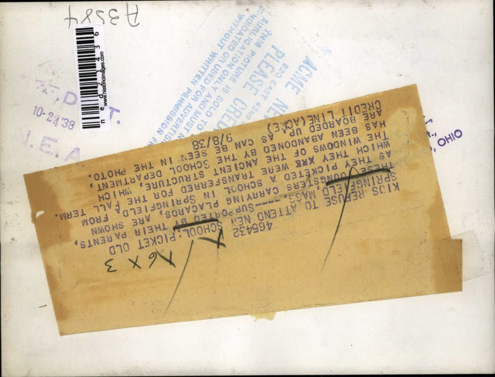 1938 Press Photo Springfield MassSchoolkids picket transfer to new building