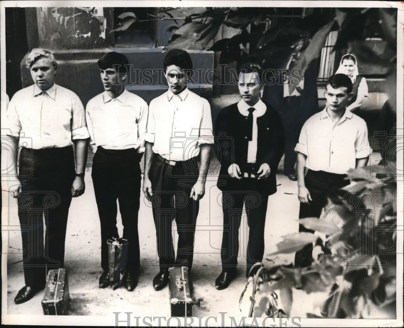 Load image into Gallery viewer, 1969 Press Photo Drafters for The Soviet Army line up in Moscow - ned21472
