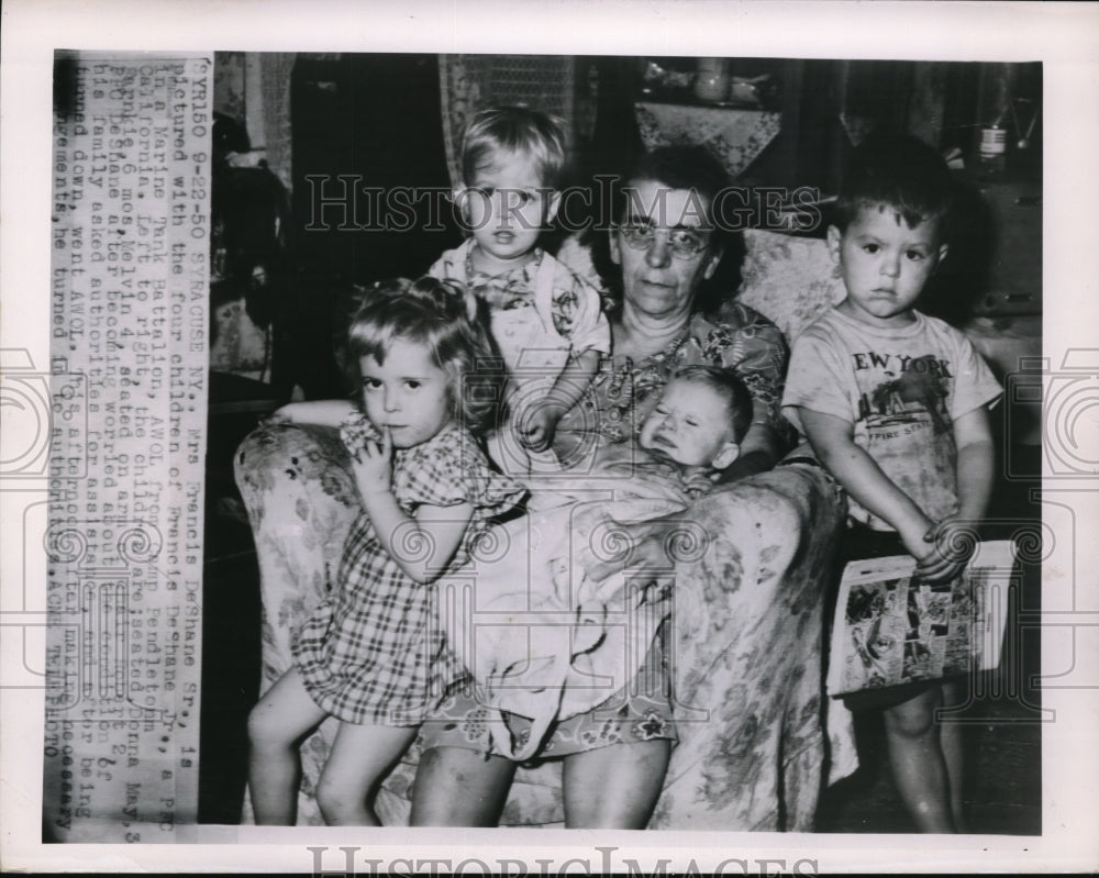 1950 Press Photo Family of AWOL Camp Pendleton U.S. Marine Francis DeShane