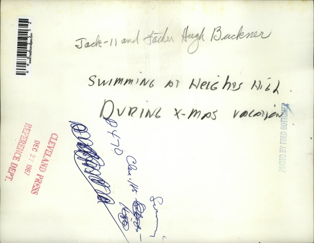 1967 Press Photo Jack Buckner & dad Hugh swimming on a vacation