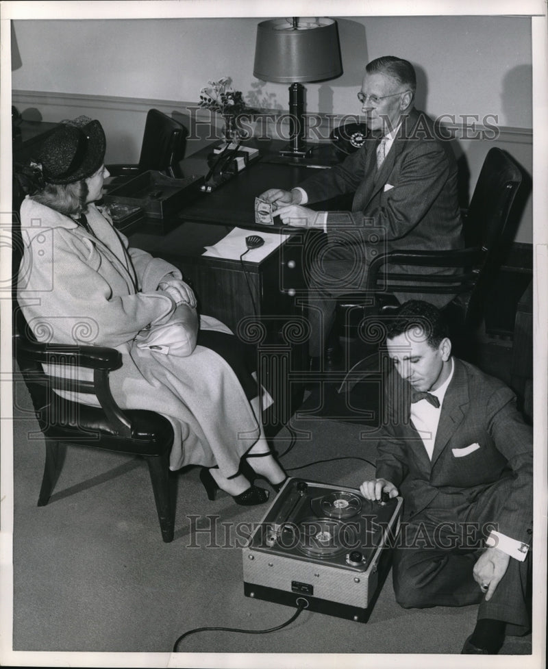 Load image into Gallery viewer, 1954 Press Photo Mrs. Bernice Dowhie and Mr. Hahn Have recorded Conversation
