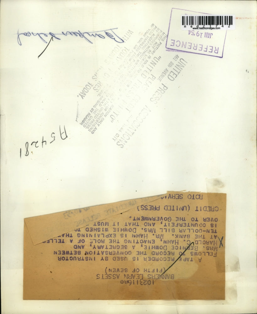 1954 Press Photo Mrs. Bernice Dowhie and Mr. Hahn Have recorded Conversation