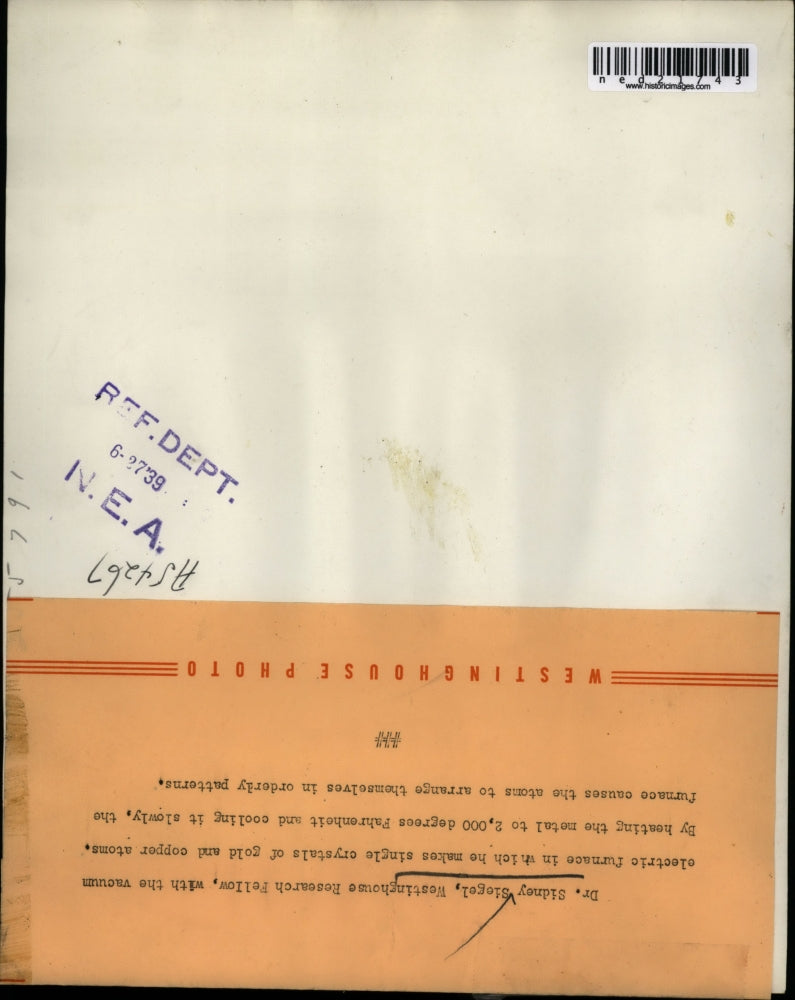 1939 Press Photo Dr. Sidney Siegel, Westinghouse Research Fellow, With Vacuum