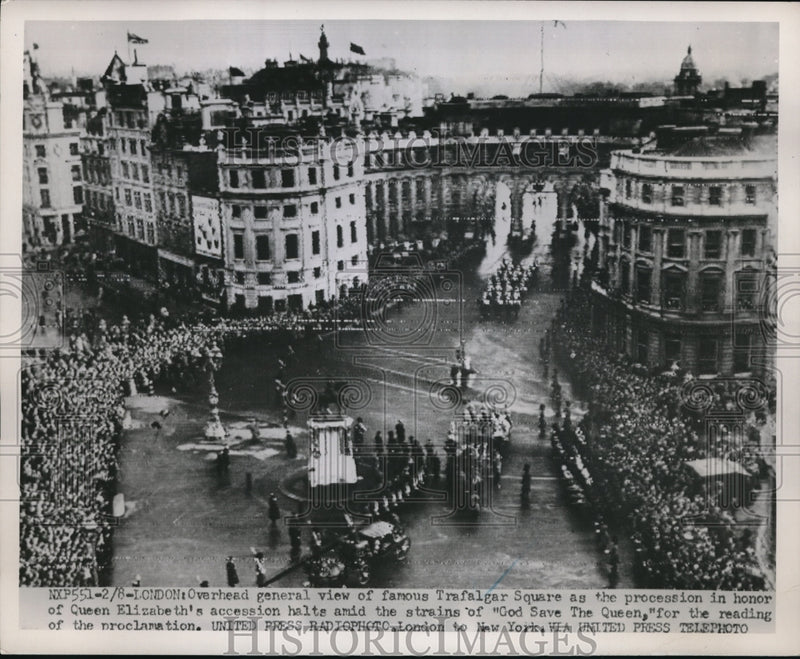 Load image into Gallery viewer, 1952 Press Photo Overhead View of Trafalgar Square For Queen's Succesion
