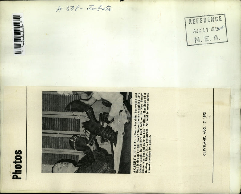 Load image into Gallery viewer, 1973 Press Photo Clifford Earl Weighing Superlobster in Basking Ridge, NJ
