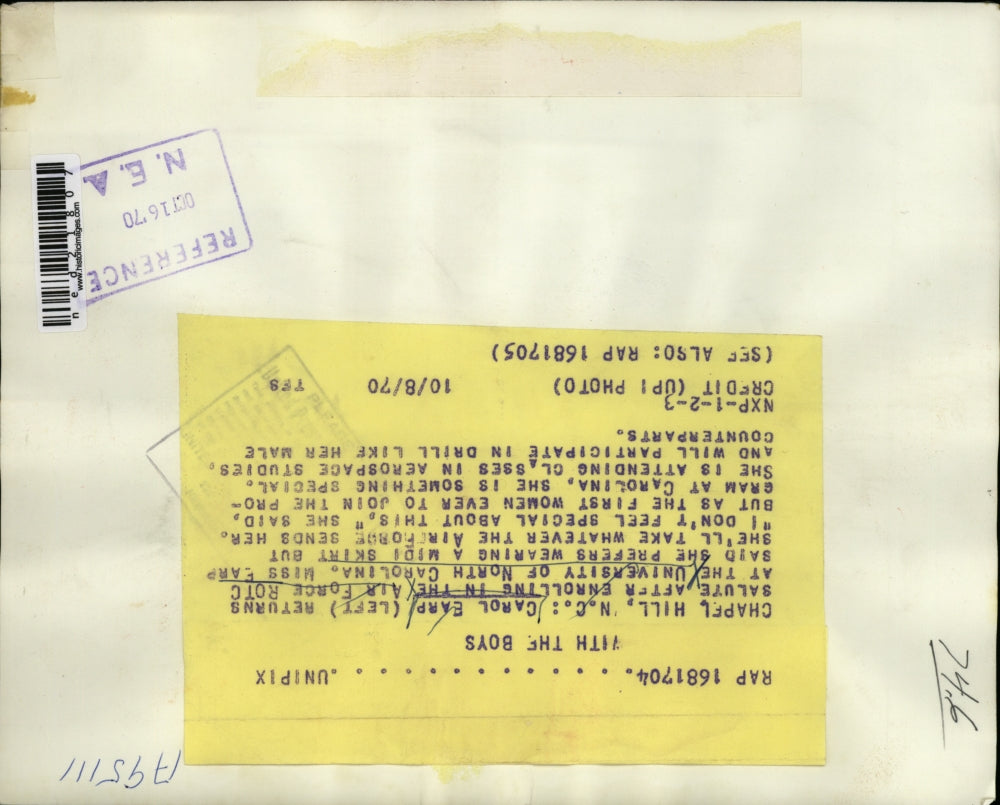 1970 Press Photo Carol Earp Returning Salute in Air Force ROTC