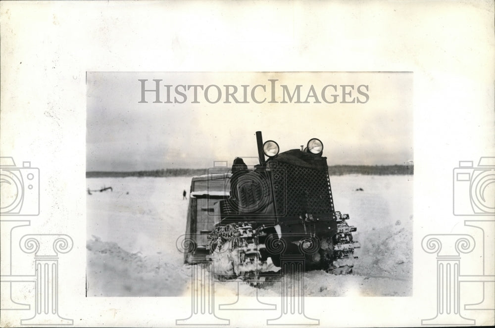 1939 Press Photo Tractor freight train crosses frozen Canadian lake