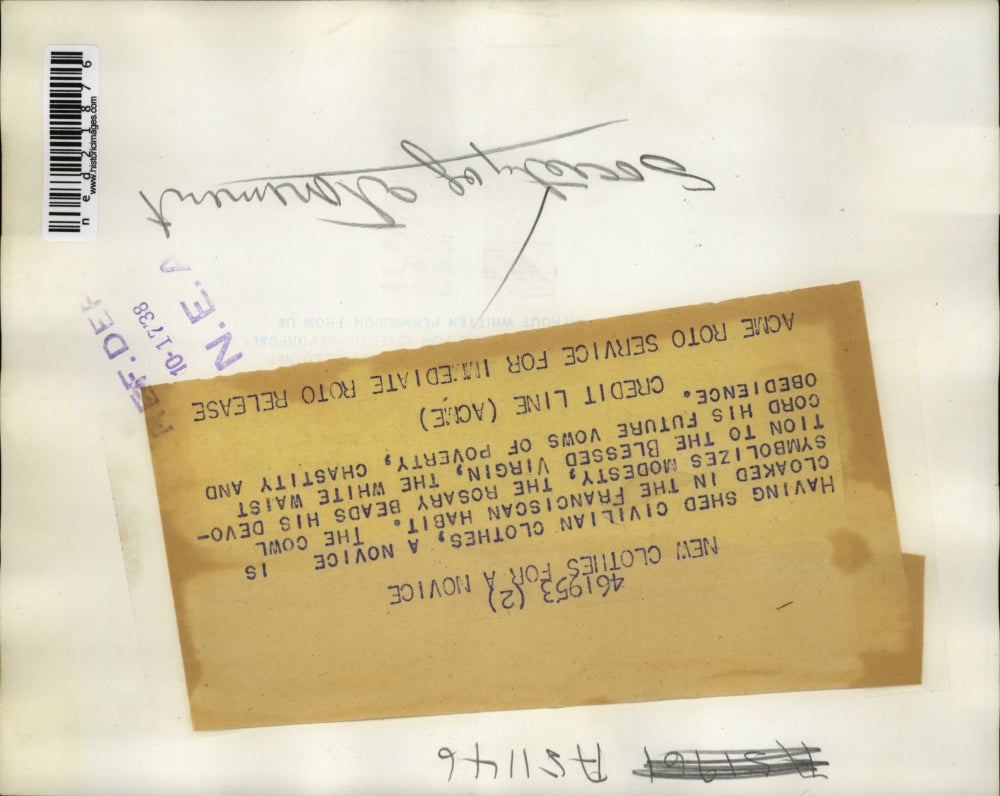 1938 Press Photo A novice in a Franciscan habit to take vows chastity, poverty