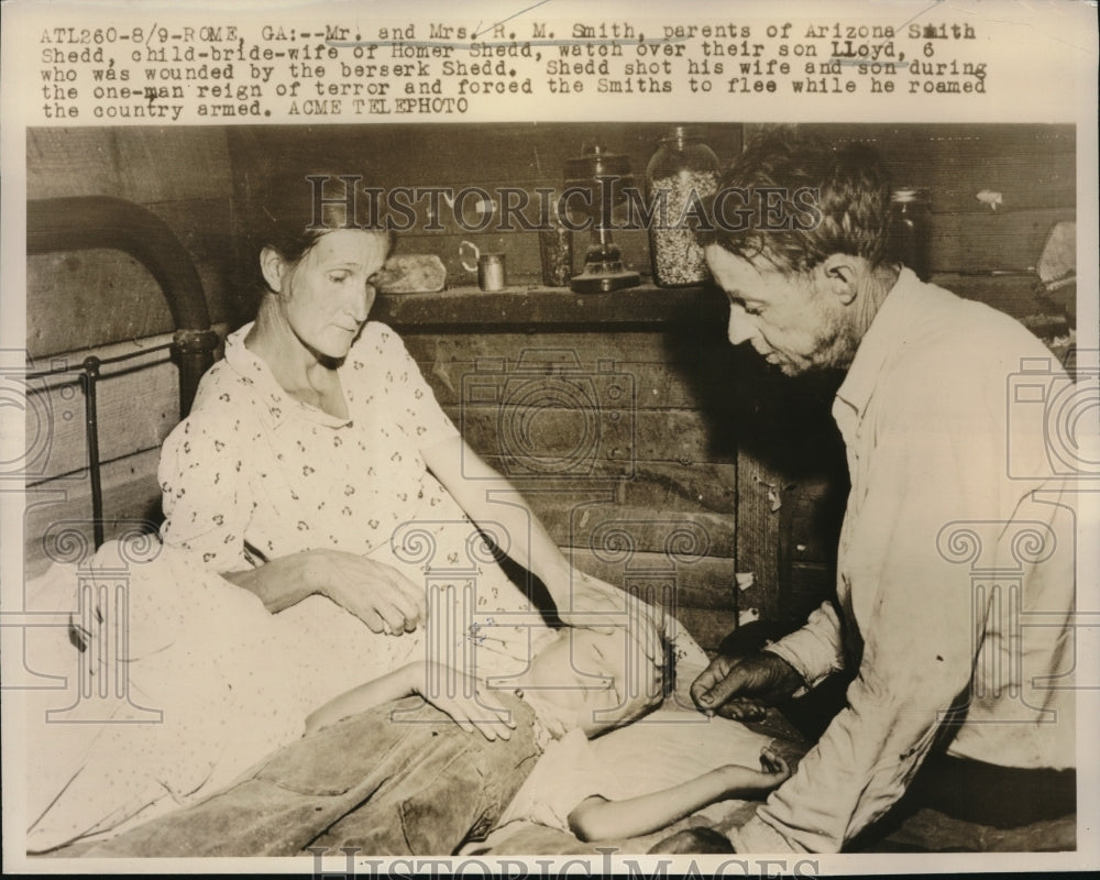 1947 Press Photo Rome, Ga, Mr & Mrs RM Smith & wounded son Lloyd age 6