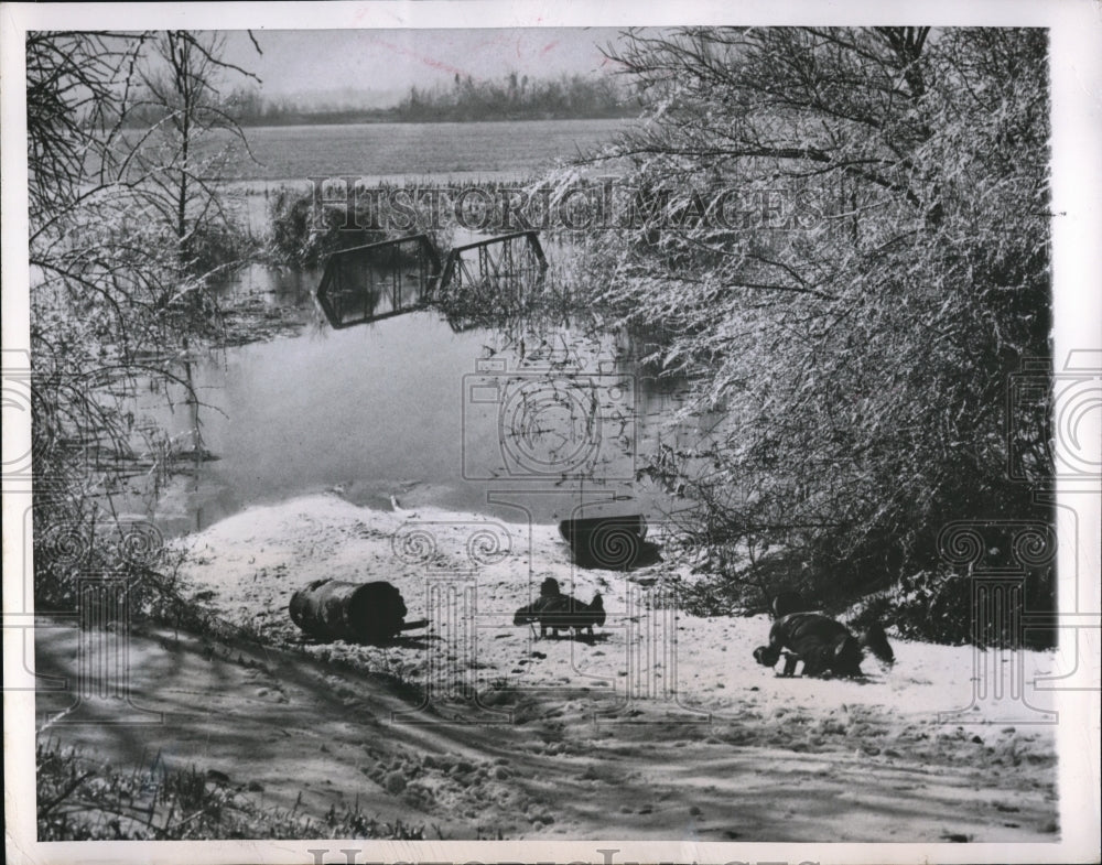 1950 Press Photo Mt Vernon Ind Ohio River floods & ice & snow