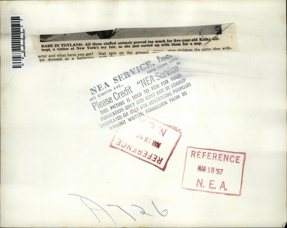 1957 Press Photo Kathy Gillespi Five Year Old Visitor At New York Toy Fair