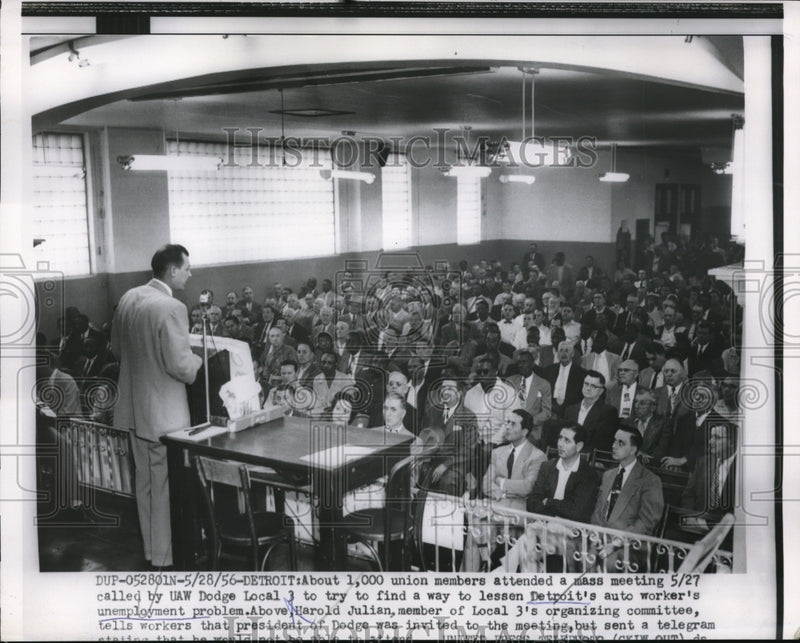 Load image into Gallery viewer, 1956 Press Photo Harold Julien speaks to mass meeting called by UAW Dodge Local
