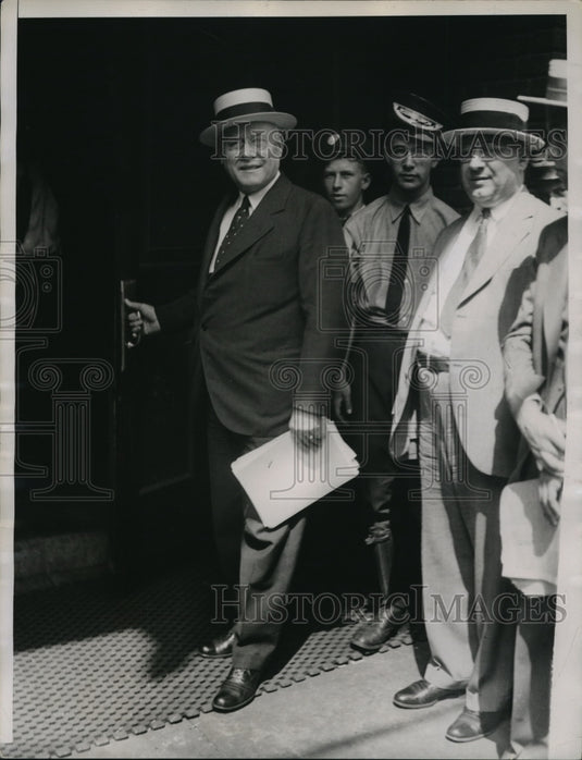 1934 Press Photo VP of Amalgamated Steel Green with John & Tim Wakes