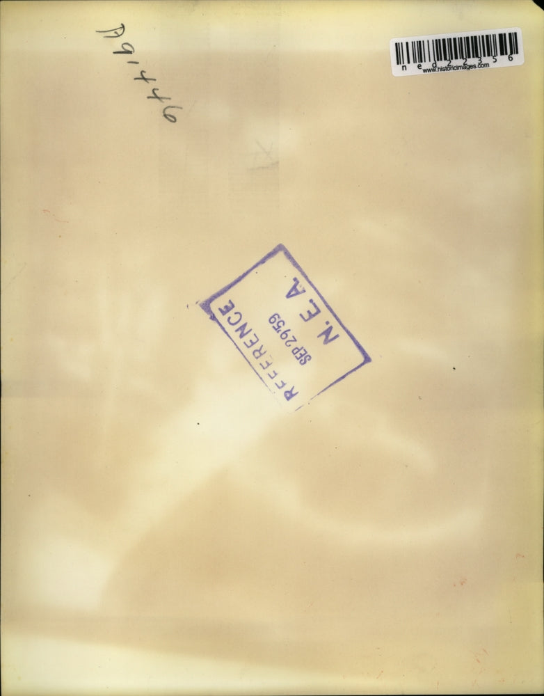 1959 Press Photo John Slattery By Trash Can Where Son Was Found