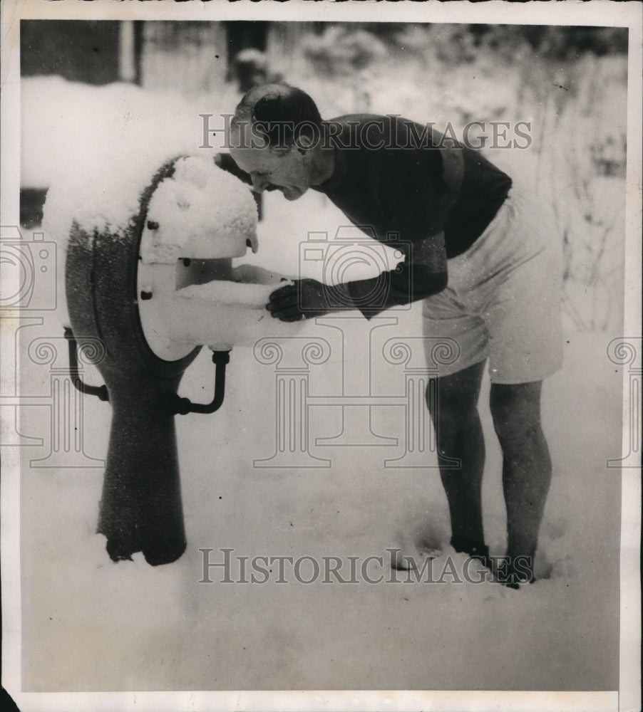 1939 Press Photo George Still On a Run In the Snow London.