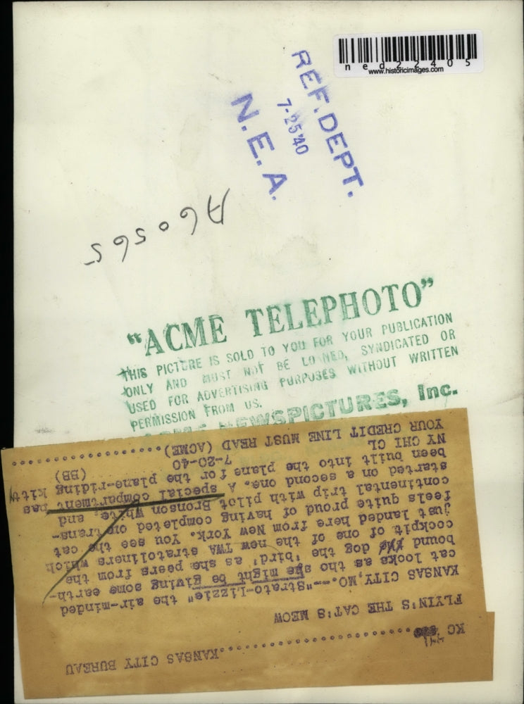 1940 Press Photo Kansas City Mo Strato Lizzie peers from cockpit of one of the