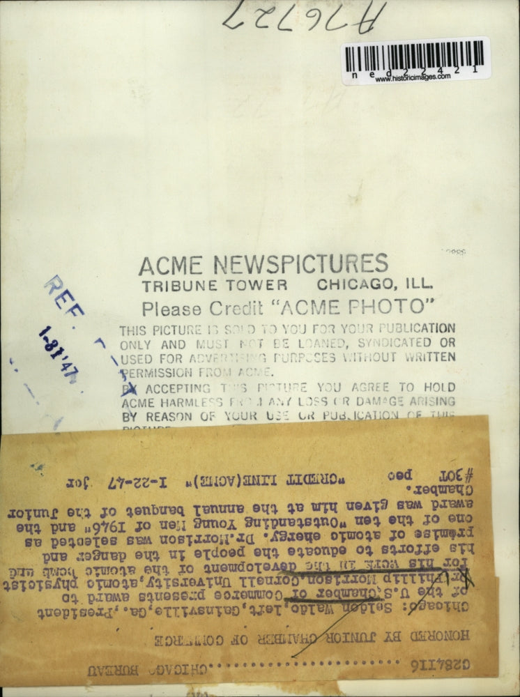 1947 Press Photo Phillip Morrison Cornell University Physicist Receives Award