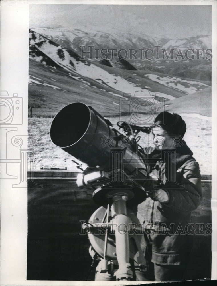 1960 Press Photo Kislovodsk Valentina Grechkd Science Alphine Astronomical