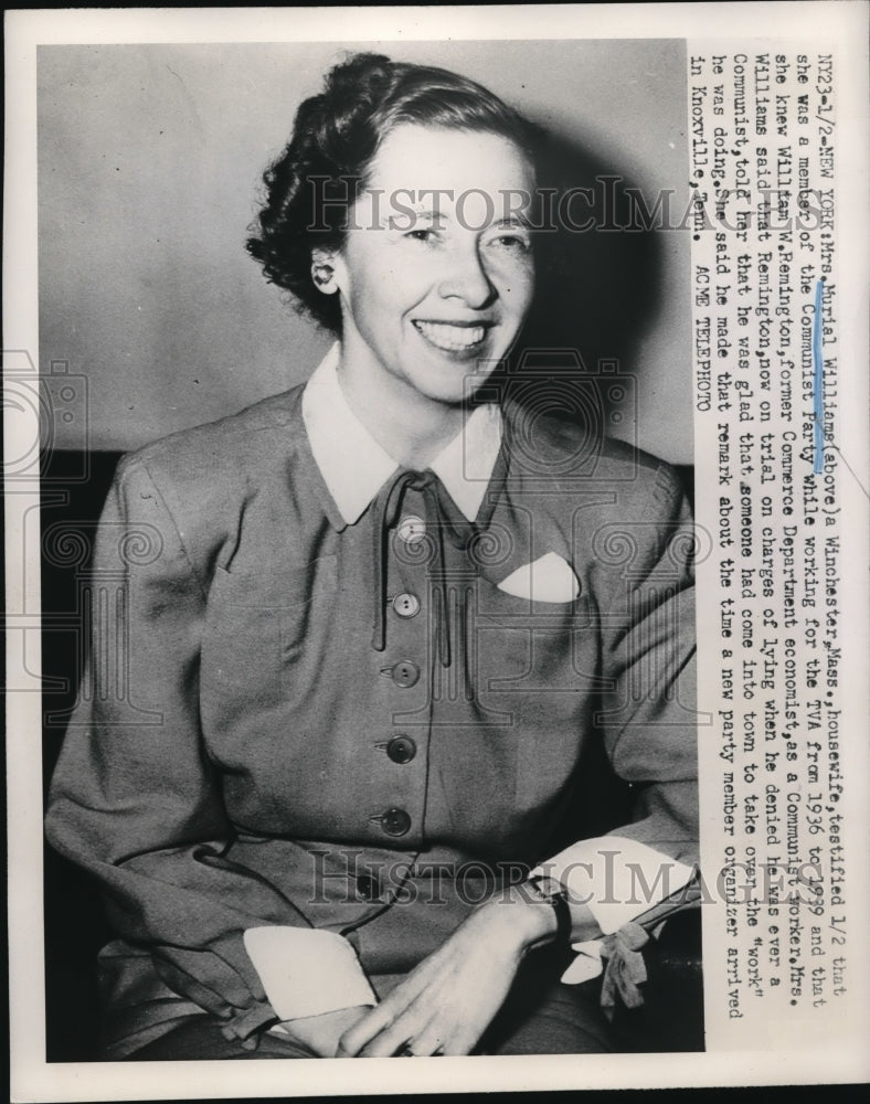 1951 Press Photo Mrs. Murial Williams testifies being member of Communist Party