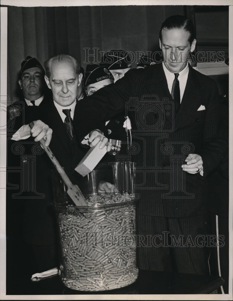 1940 Press Photo Wash DC Col Charles Morris, Capt Richard Davidson draft drawing