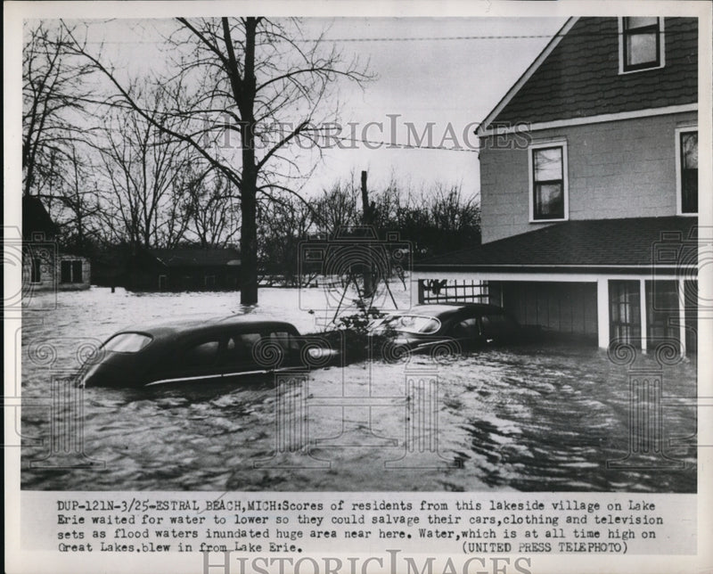 Load image into Gallery viewer, 1952 Press Photo Estral Beach, Michigan Flooded by Waters of Lake Erie.
