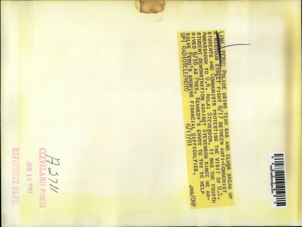 1961 Press Photo Lima Peru Police using tear gas and clubs break up street fight