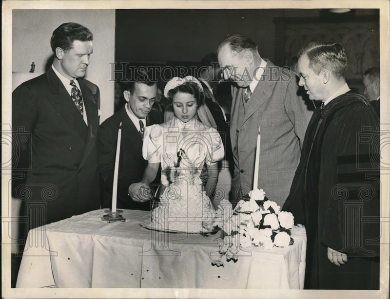 Load image into Gallery viewer, 1950 Press Photo Dr Frank Meany, John Glaefke, Mrs Jon Glafke, Judge Frank
