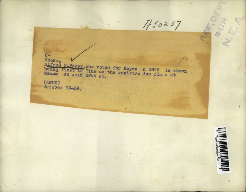 1938 Press Photo Alfred Perry First to Register for Midterm Elections Voting