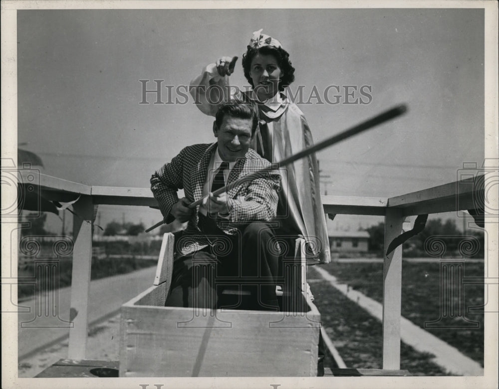 1938 Press Photo Charlie Paddock, Lena De Boer Holland Day Activities California